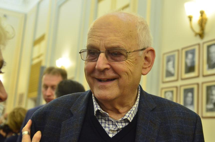 Театрального режиссера Алексея Бородина экстренно госпитализировали с пневмонией