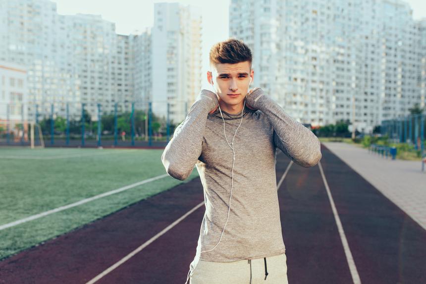 Спортсмен напал на экс-супругу с ножом: теперь за жизнь женщины борются врачи