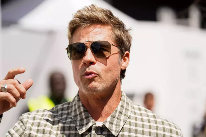 «Надеется встретиться один на один»: новая пассия Питта влезает в его конфликт с Джоли