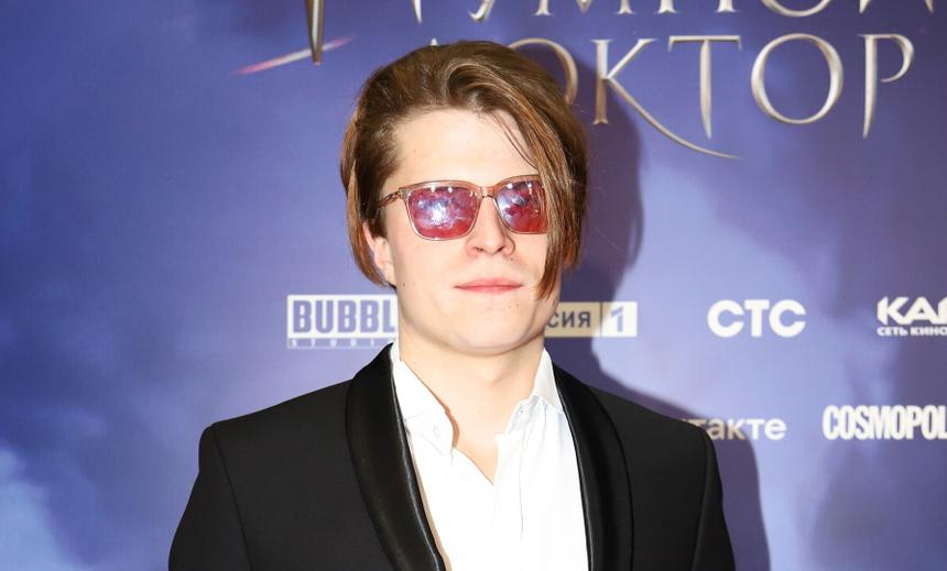 Звезда «Майора Грома» объяснил, почему избегает фотосессий