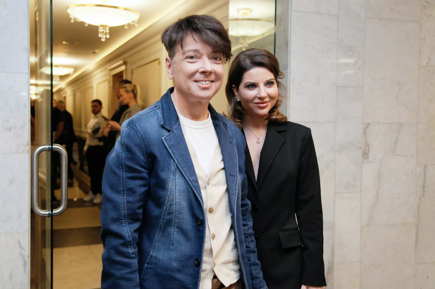 «В полный рост»: вдова Валентина Юдашкина рассказала о памятнике модельеру