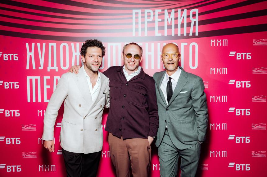 Бондарчук с племянником и Костомаров с дочерью: как прошла премия МХТ в Москве