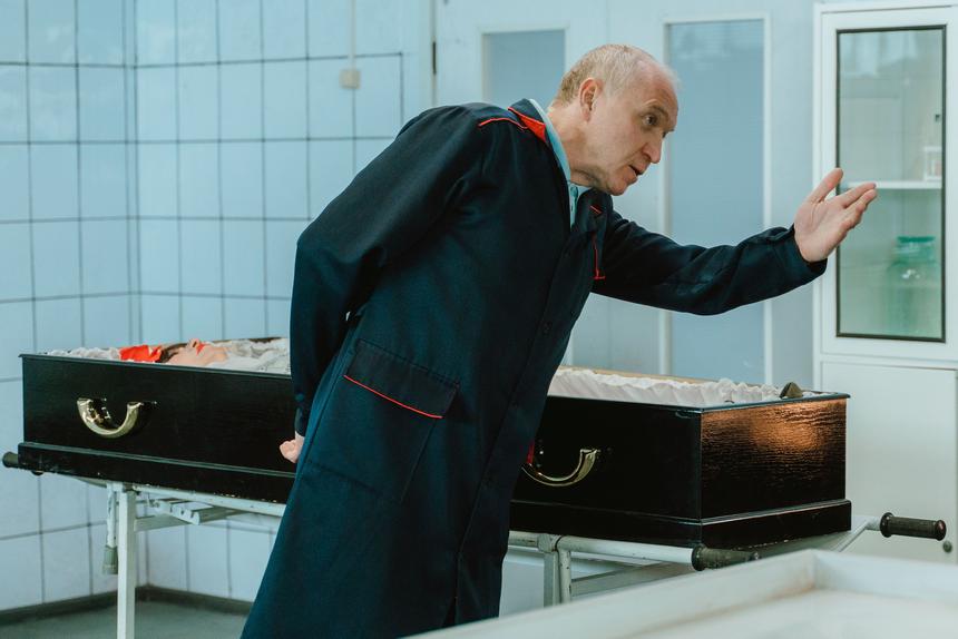 «Тема смерти для меня болезненна»: актер Олег Алмазов рассказал о съемках в морге