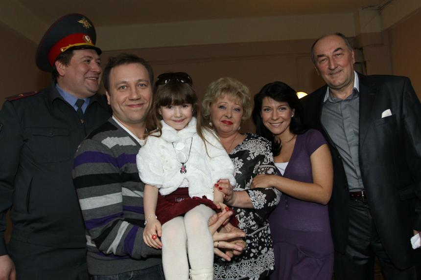 «Лицемерие»: Ильюхина резко высказалась в адрес экранной мамы из «Ворониных» Волковой