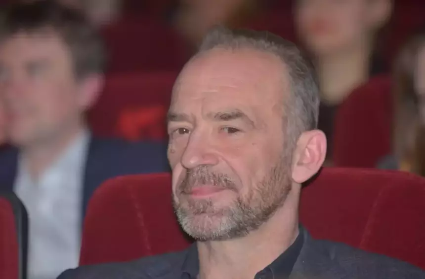 «Я бы, наверное, умер»: сыгравший «Электроника» Владимир Торсуев рассказал о семейном проклятии и жене «ведьме»