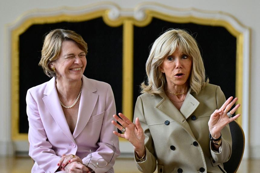 «Это отсутствие культуры»: смеющиеся жены Макрона и Шольца у мемориала жертвам холокоста вызвали скандал