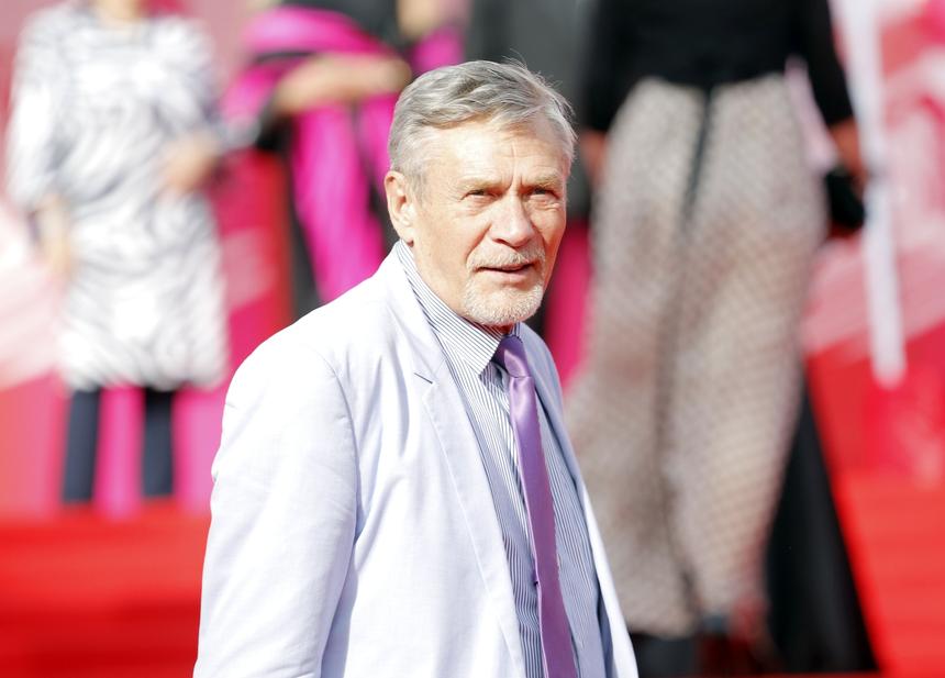 Звезду фильма «Любовь и голуби» Александра Михайлова госпитализировали в Чите