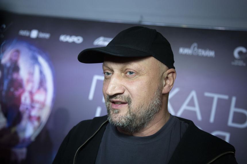 Отрастил усы и раздобрел: поклонники с трудом узнали Гошу Куценко