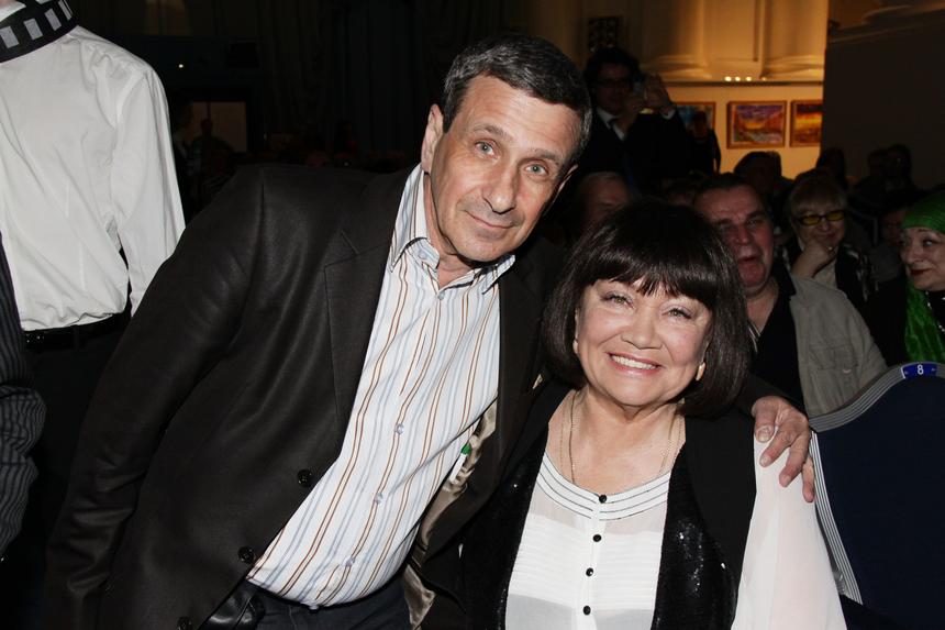 «Это большое горе»: звезда «Моей прекрасной няни» Смолкин лишился дара речи, узнав о смерти Заворотнюк