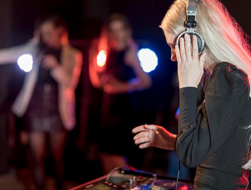 Убийца звезды «Дома-2» вышел из тюрьмы и поджег бар в Петербурге: при задержании улыбался на камеру