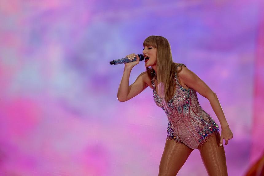 В Шотландии бездомных выселили из Эдинбурга ради концертов Тейлор Свифт