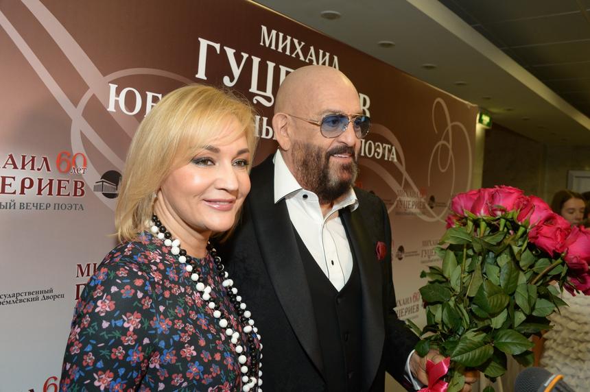 Татьяна Буланова согласилась спеть на свадьбе бывшего мужа, но ему этого не надо