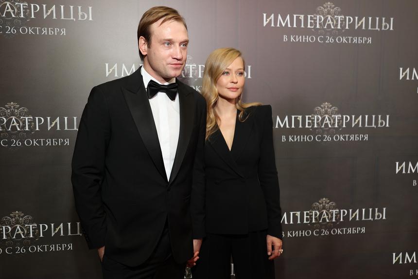 На фоне слухов о расставании: Юлия Пересильд предстала на романтических кадрах с Михаилом Тройником