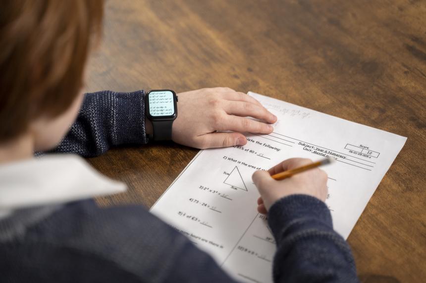 11-классник покончил с собой в Москве из-за страха не сдать ЕГЭ