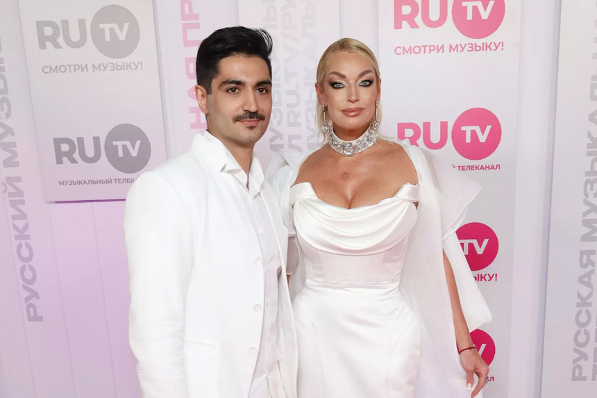 «Свою задачу он перевыполняет»: Анастасия Волочкова рассказала о мужчине для утех