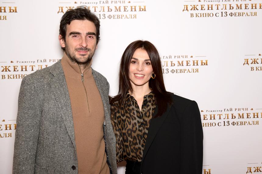 Певица Сати Казанова официально сменила фамилию