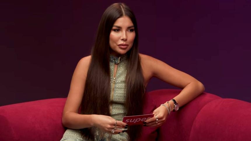 Популярная блогерша призналась в романе с зарабатывающим 50 тысяч рублей парнем