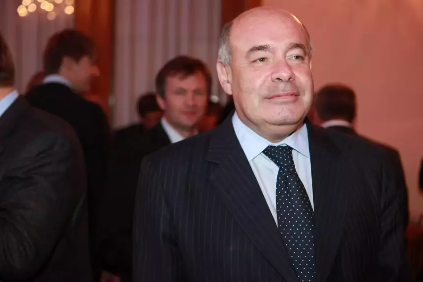 Представитель президента призвал оставшихся в России артистов отказаться от вызывающих нарядов