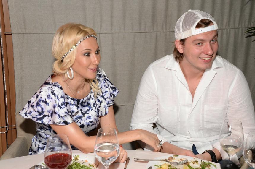 После слухов о разводе: муж Леры Кудрявцевой публично поздравил ее с годовщиной свадьбы