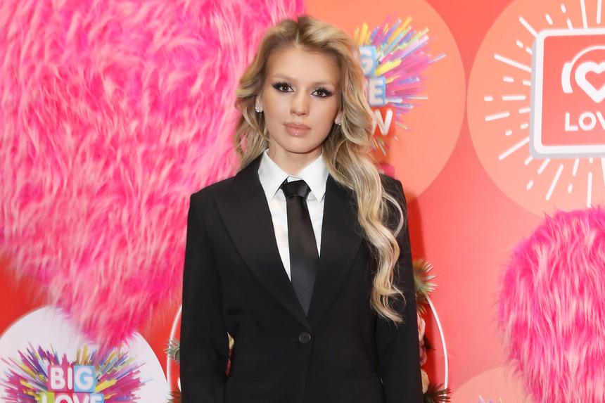 «Похорошела сквозь слезы и боль»: бросившая ЮрКисса Люся Чеботина заговорила о расставании