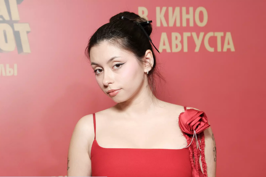 Саратовский депутат призвал запретить концерт певицы Доры в регионе