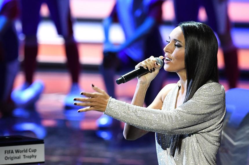 «Так люблю вас»: дочь объявившей о разводе певицы Алсу довели до слез