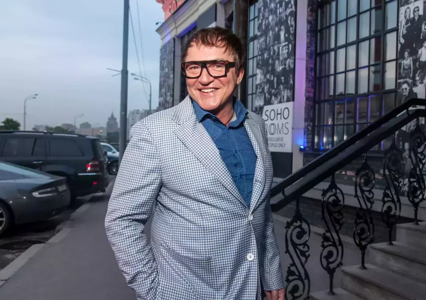 «Сидит на эти копейки»: экс-ведущий шоу «Кто хочет стать миллионером?» Дибров пожалел Юлианну Караулову