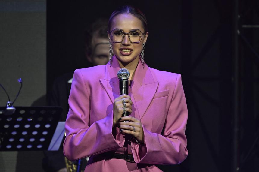 «Безызбежно»: фигуристка Алина Загитова пошутила о своей безграмотности