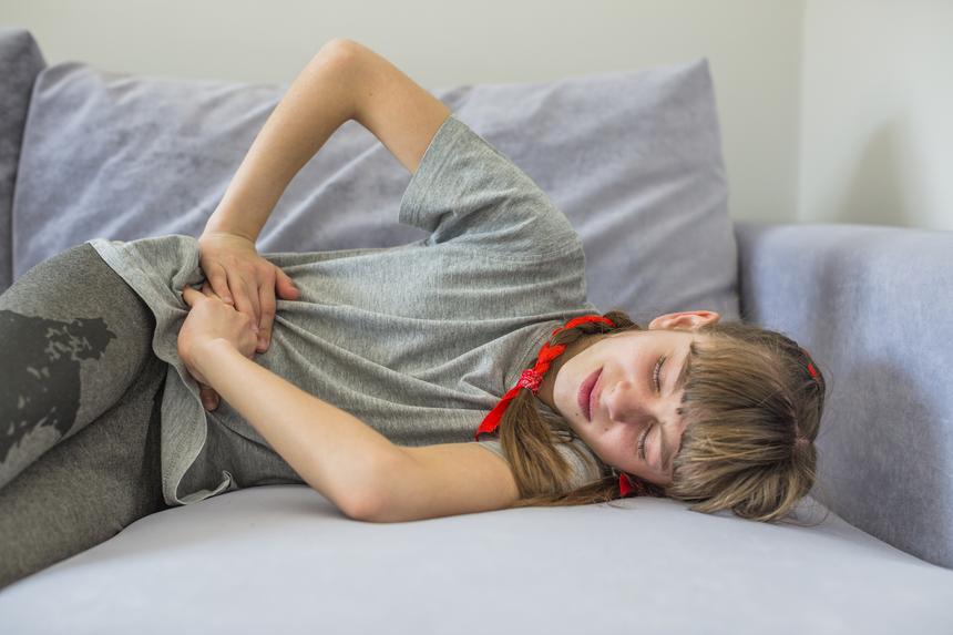 Жаловались на боль в животе и рвоту: 13 детей госпитализировали со спортивного слета в Подмосковье