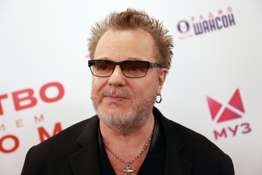 «Хлопотное событие»: Владимир Пресняков вместе с семьей покинул Россию