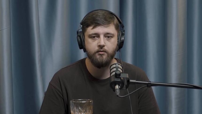 Покинувший Россию комик сообщил о планах получить другое гражданство