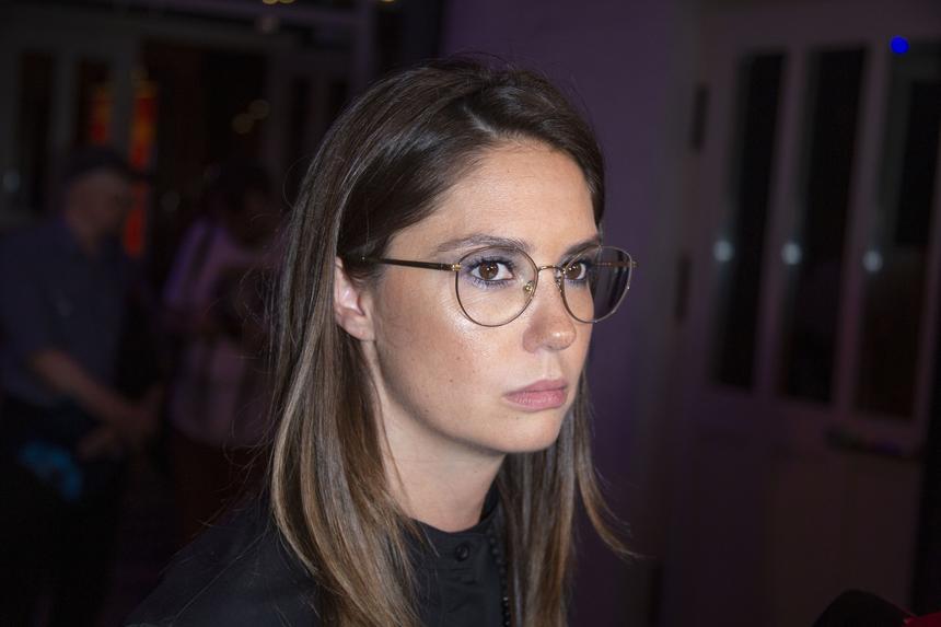 «Ну, пупсики, конечно»: Агата Муцениеце обратилась к подавшему на нее в суд Прилучному и Брутян