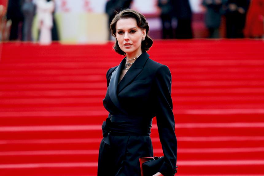 Звезда «Теста на беременность» Лянка Грыу уехала с сыном из России