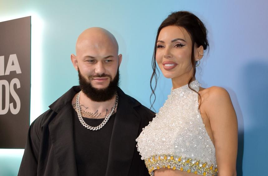 «Выходите, давайте драться!»: Оксана Самойлова не выдержала хейта в адрес дочери