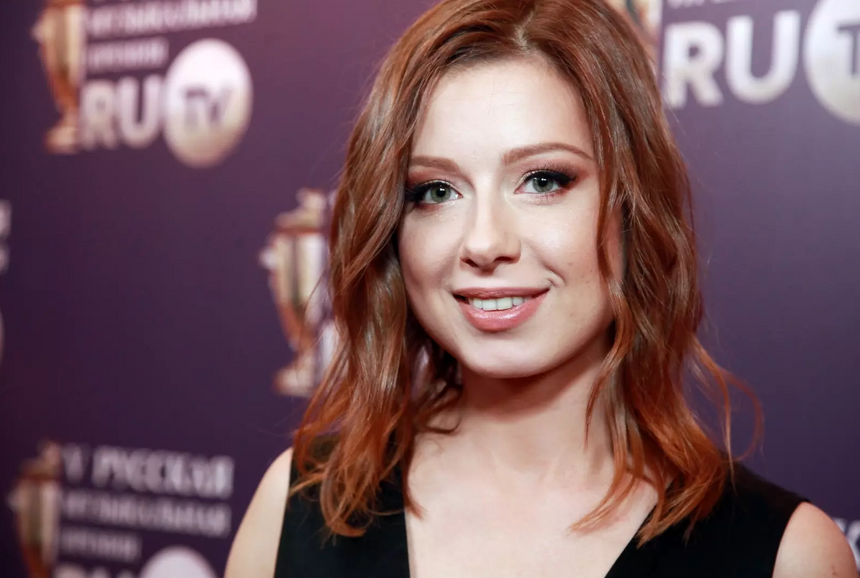 Юлия Савичева отреагировала на слухи о разводе с мужем