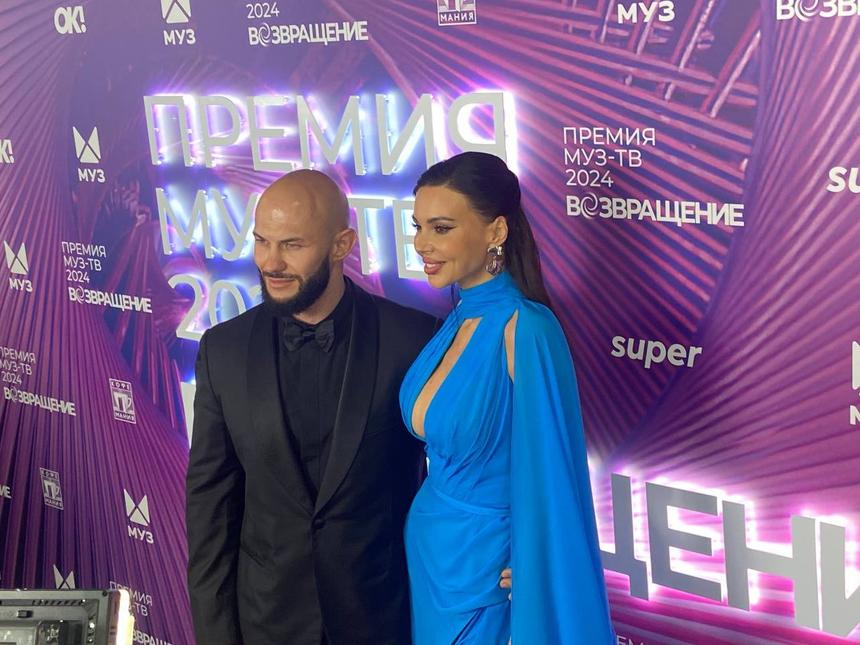 «Цену мы сбавлять не хотим»: Джиган и Оксана Самойлова не могут продать шикарный особняк