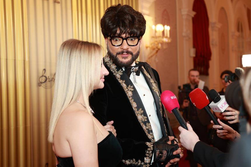 «Я ко всему готова»: фаворитка Киркорова показала лицо после пластики на премии МУЗ-ТВ