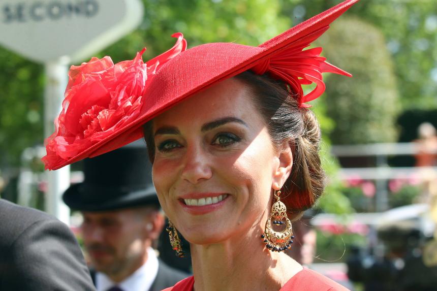 «Рада видеть тебя счастливой»: онкобольную Кейт Миддлтон поддержали после выхода в свет