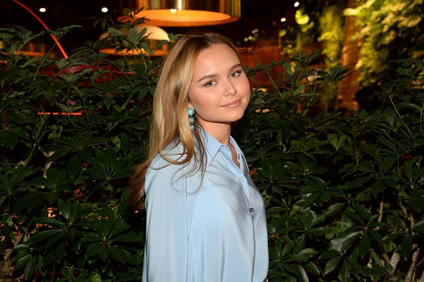 «Работаю и не завишу от родителей»: дочь Дмитрия Маликова пожаловалась на гиперопеку отца