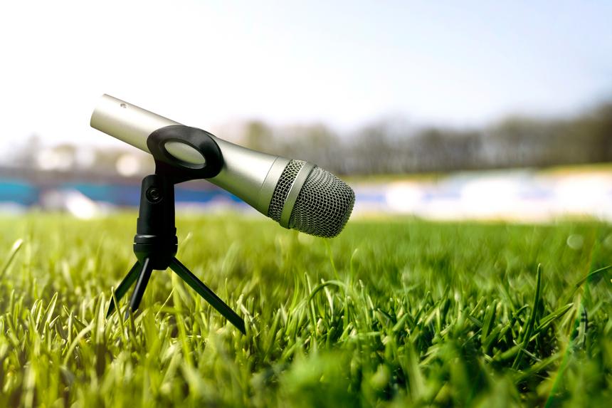 Телеканал «Матч ТВ» отстранил комментатора от работы из-за слов про «шмар»