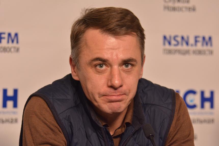 Скрывающийся от алиментов актер Игорь Петренко не пришел на выпускной сына