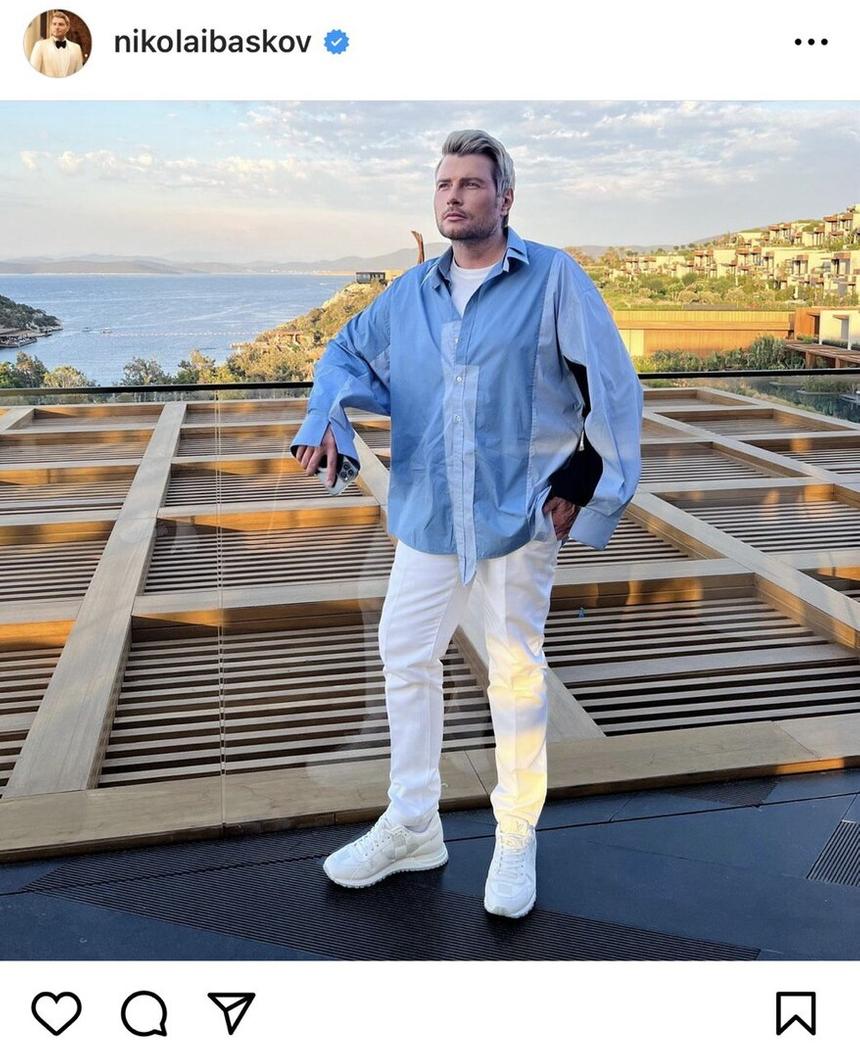 47-летнего Николая Баскова уличили в использовании фотошопа на снимке с отдыха