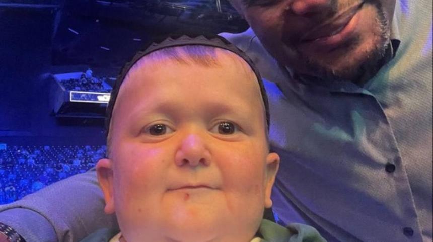 «Будьте осторожны»: блогер Хасбик отреагировал на теракты в Махачкале и Дербенте