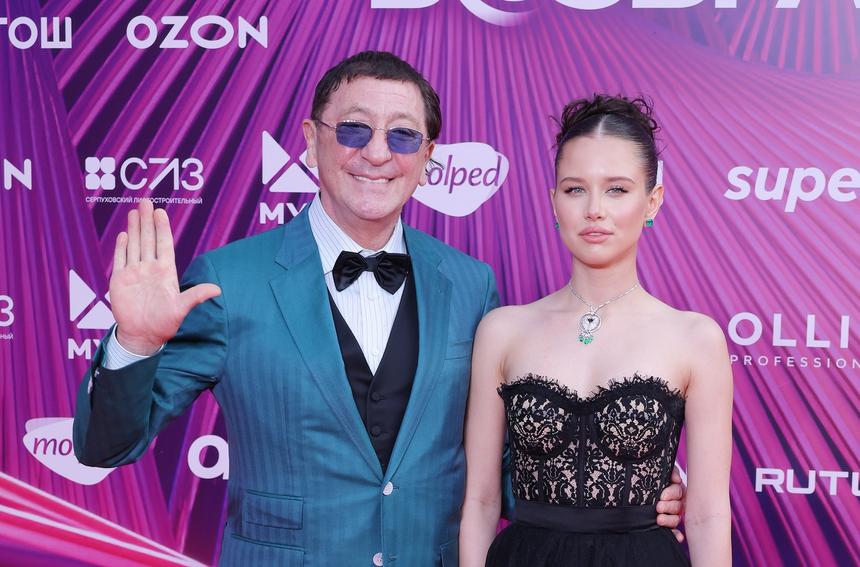 «Какая разница, надолго или нет?»: Бондарчук поддержала Лепса, назвавшего невестой 18-летнюю студентку