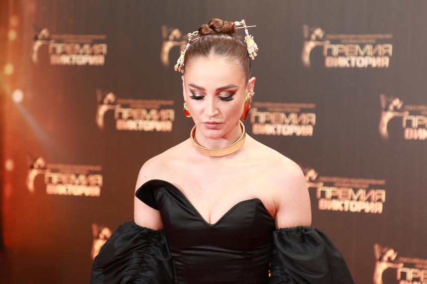 «Уехала надолго»: Ольга Бузова покинула Россию после скандала