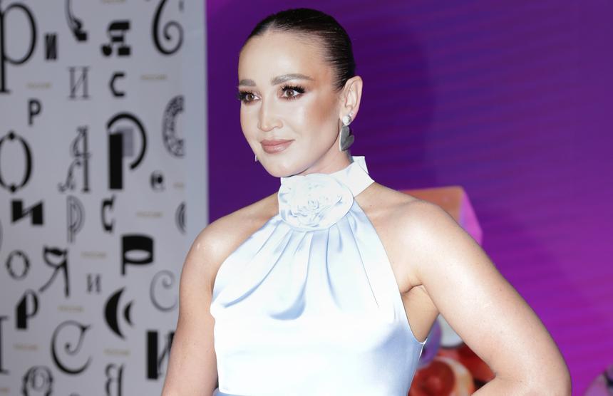 «Он был самым лучшим во всем»: Бузова ответила на вопрос, кто лучше целуется – Батрутдинов или Дава