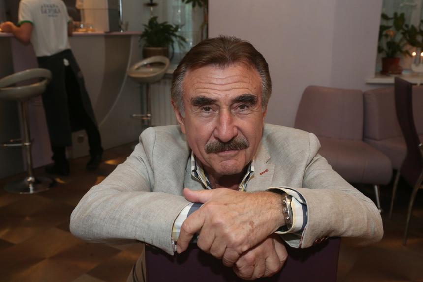 85-летний актер Леонид Каневский три года отказывается от работы ведущим