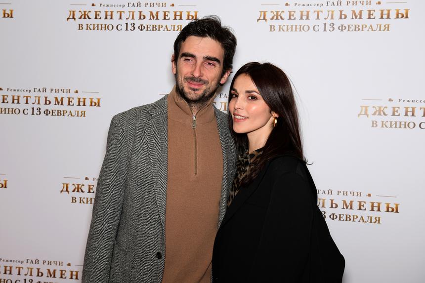 Лежит под капельницами: беременную Сати Казанову экстренно госпитализировали