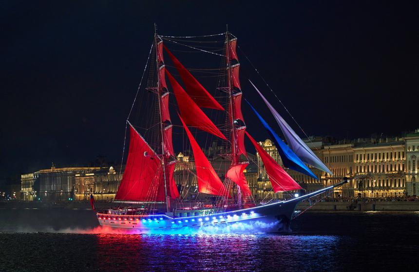 Пятый канал запустил трансляцию праздника выпускников «Алые паруса»