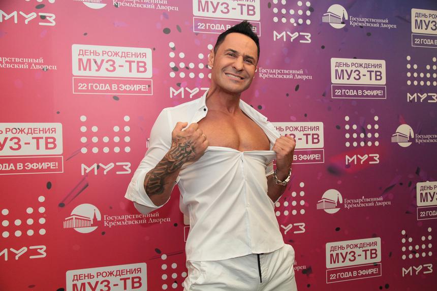 «Невозможно было смотреть на себя»: Костюшкин рассказал о пересадке волос и ботоксе